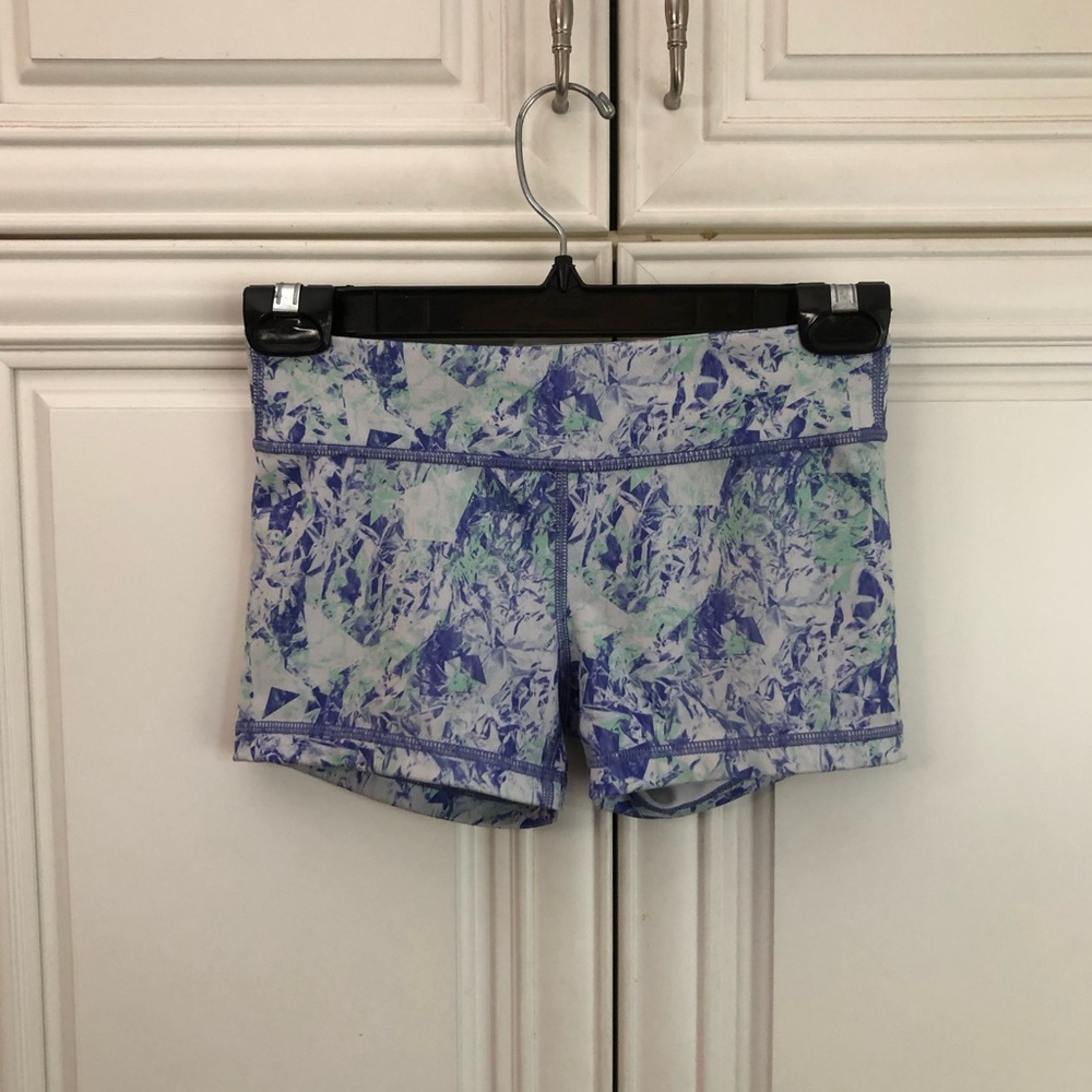 Ivivva by Lululemon girls shorts 🍋